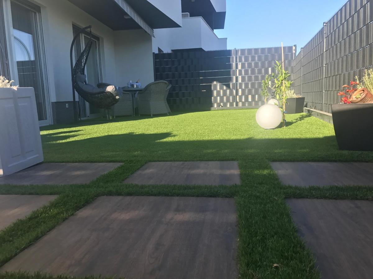 Hedonist-Luxury 2 Bedroom Apartment With Private Hot Tub, Garden And Free Parking Trogir Extérieur photo