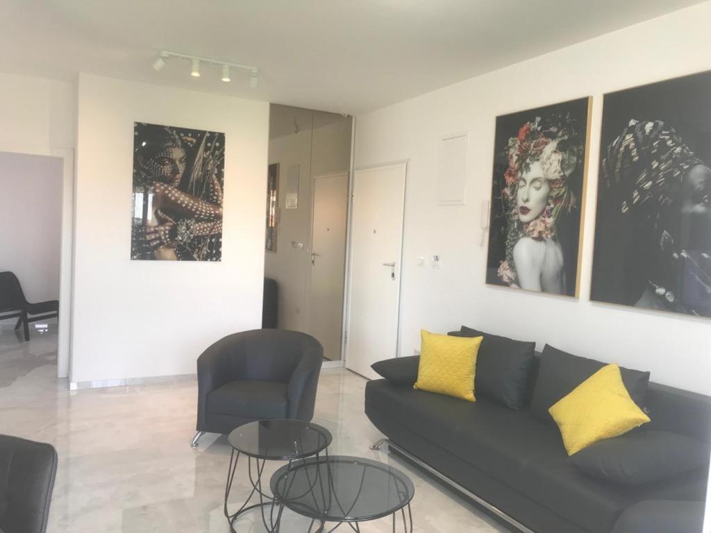 Hedonist-Luxury 2 Bedroom Apartment With Private Hot Tub, Garden And Free Parking Trogir Extérieur photo