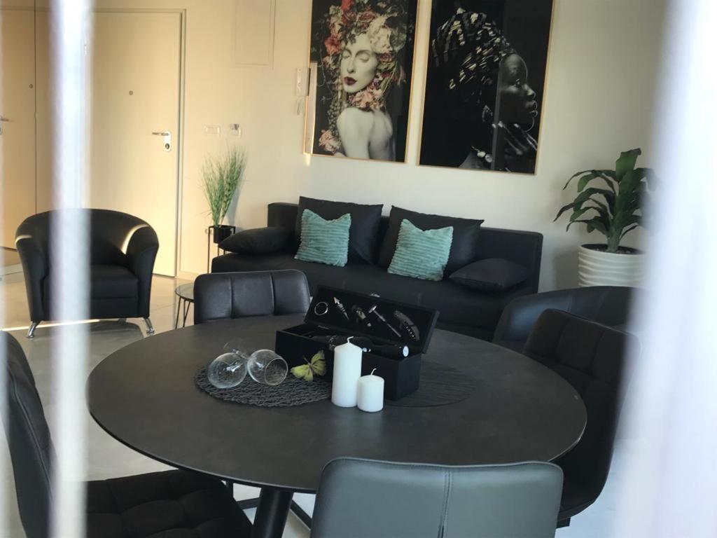Hedonist-Luxury 2 Bedroom Apartment With Private Hot Tub, Garden And Free Parking Trogir Extérieur photo